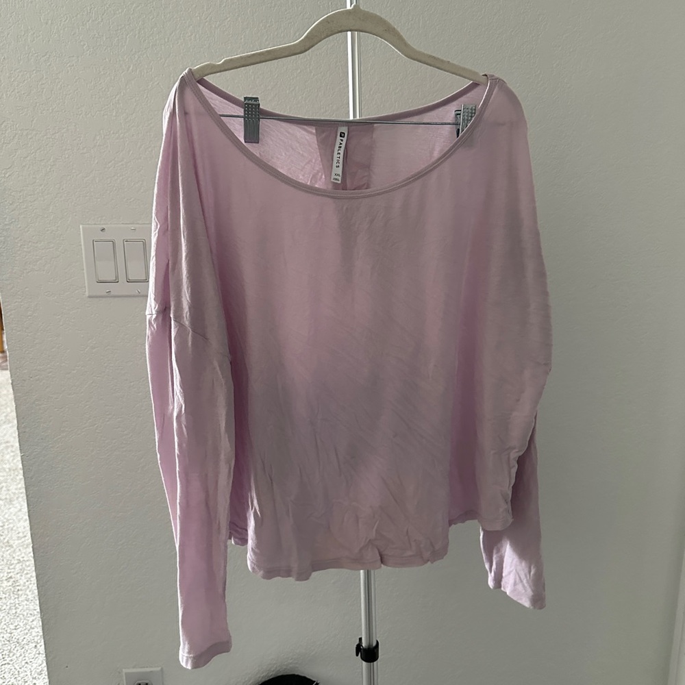 Fabletics Light Pink Lilac Women's Long Sleeve Scoop Neck Top